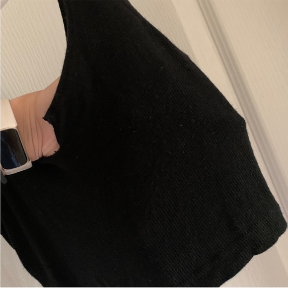 Women’s S/M JOAH BROWN Black Ribbed Notched V-Neck Cropped Tank Top - Picture 5 of 8